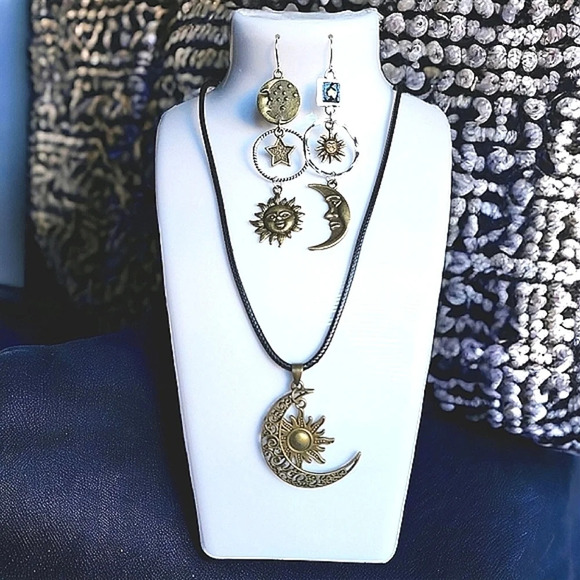 NKULTD Jewelry - 🆕️Boho-Chic Sun & Moon ☀️🌙 Celestial Fashion Jewelry Set - Necklace & Earrings